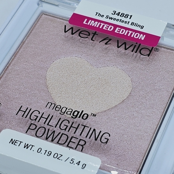 Wet n Wild The Sweetest Bling Megaglo Highlighting Powder - Picture 3 of 5